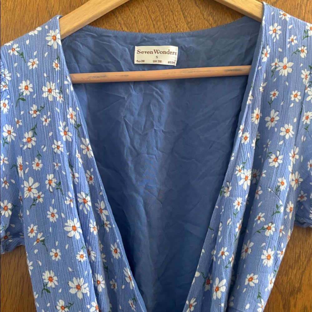 Seven Wonders // floral print wrap dress - Picture 2 of 4